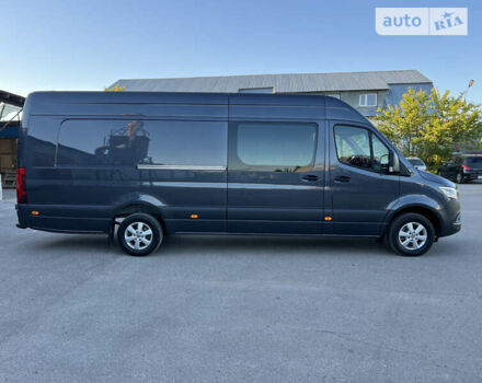 Серый Мерседес Sprinter, объемом двигателя 1.95 л и пробегом 200 тыс. км за 46500 $, фото 2 на Automoto.ua