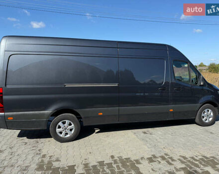 Серый Мерседес Sprinter, объемом двигателя 2 л и пробегом 234 тыс. км за 38900 $, фото 3 на Automoto.ua
