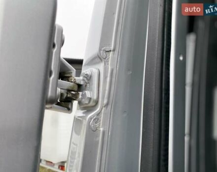 Серый Мерседес Sprinter, объемом двигателя 2.08 л и пробегом 95 тыс. км за 33250 $, фото 32 на Automoto.ua
