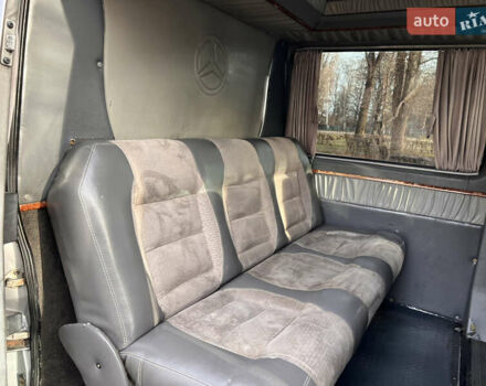 Серый Мерседес Sprinter, объемом двигателя 2.7 л и пробегом 350 тыс. км за 9200 $, фото 31 на Automoto.ua