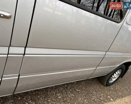 Серый Мерседес Sprinter, объемом двигателя 2.7 л и пробегом 350 тыс. км за 9200 $, фото 9 на Automoto.ua