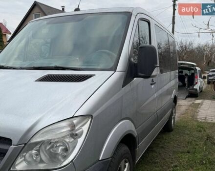 Серый Мерседес Sprinter, объемом двигателя 2.15 л и пробегом 311 тыс. км за 12000 $, фото 2 на Automoto.ua