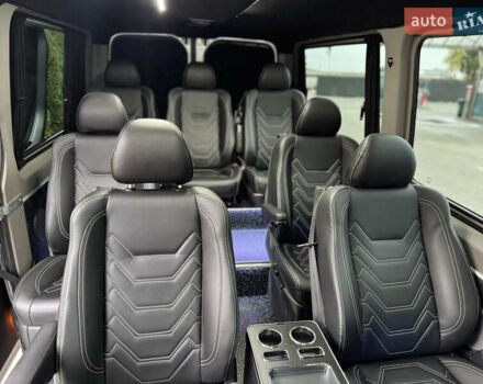 Серый Мерседес Sprinter, объемом двигателя 2.15 л и пробегом 672 тыс. км за 19000 $, фото 13 на Automoto.ua