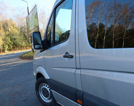 Серый Мерседес Sprinter, объемом двигателя 2.2 л и пробегом 317 тыс. км за 37000 $, фото 3 на Automoto.ua
