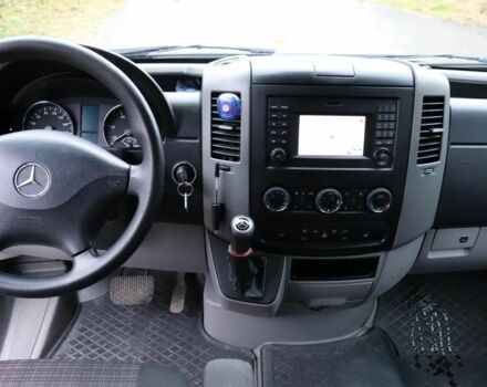 Серый Мерседес Sprinter, объемом двигателя 2.2 л и пробегом 132 тыс. км за 12200 $, фото 17 на Automoto.ua
