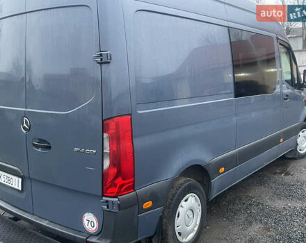 Серый Мерседес Sprinter, объемом двигателя 2.2 л и пробегом 455 тыс. км за 19900 $, фото 2 на Automoto.ua
