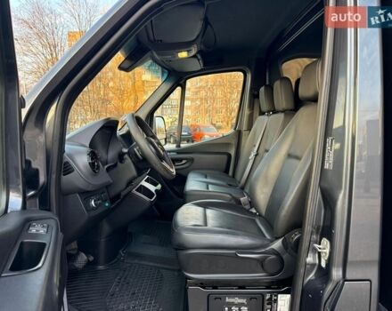 Серый Мерседес Sprinter, объемом двигателя 0 л и пробегом 240 тыс. км за 28700 $, фото 45 на Automoto.ua