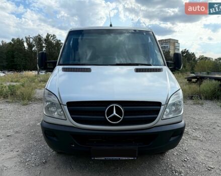 Серый Мерседес Sprinter, объемом двигателя 2.15 л и пробегом 315 тыс. км за 15600 $, фото 11 на Automoto.ua