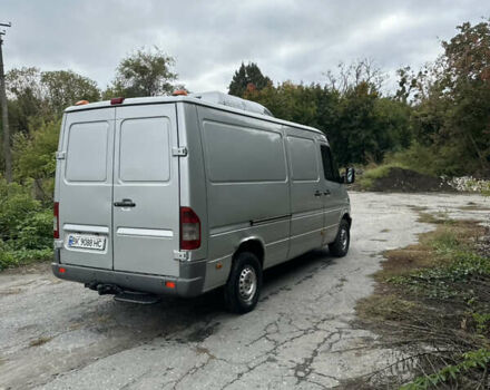 Серый Мерседес Sprinter, объемом двигателя 2.69 л и пробегом 744 тыс. км за 9900 $, фото 2 на Automoto.ua