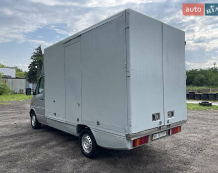 Серый Мерседес Sprinter, объемом двигателя 2.15 л и пробегом 589 тыс. км за 9200 $, фото 8 на Automoto.ua