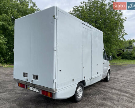 Серый Мерседес Sprinter, объемом двигателя 2.15 л и пробегом 589 тыс. км за 9200 $, фото 6 на Automoto.ua