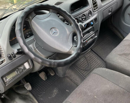 Серый Мерседес Sprinter, объемом двигателя 2.69 л и пробегом 820 тыс. км за 12000 $, фото 8 на Automoto.ua