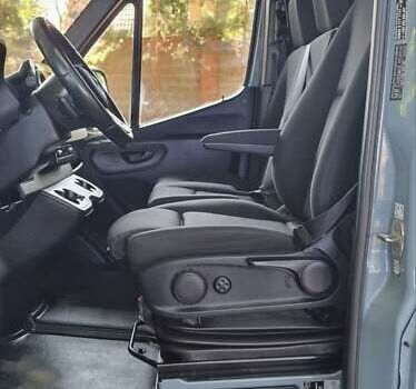 Серый Мерседес Sprinter, объемом двигателя 2.2 л и пробегом 180 тыс. км за 28700 $, фото 21 на Automoto.ua