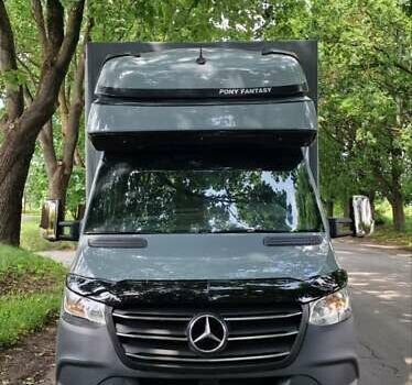 Серый Мерседес Sprinter, объемом двигателя 2.2 л и пробегом 340 тыс. км за 25700 $, фото 1 на Automoto.ua