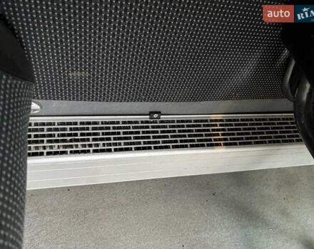 Серый Мерседес Sprinter, объемом двигателя 3 л и пробегом 388 тыс. км за 29900 $, фото 22 на Automoto.ua