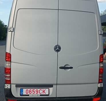 Серый Мерседес Sprinter, объемом двигателя 2.3 л и пробегом 400 тыс. км за 23900 $, фото 1 на Automoto.ua