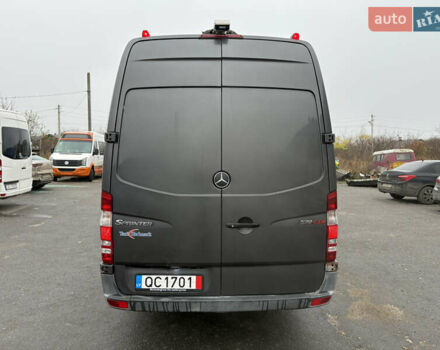 Серый Мерседес Sprinter, объемом двигателя 3 л и пробегом 388 тыс. км за 29900 $, фото 4 на Automoto.ua