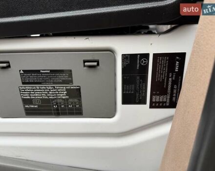 Серый Мерседес Sprinter, объемом двигателя 2.2 л и пробегом 499 тыс. км за 42900 $, фото 22 на Automoto.ua