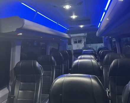 Серый Мерседес Sprinter, объемом двигателя 3 л и пробегом 450 тыс. км за 47000 $, фото 5 на Automoto.ua
