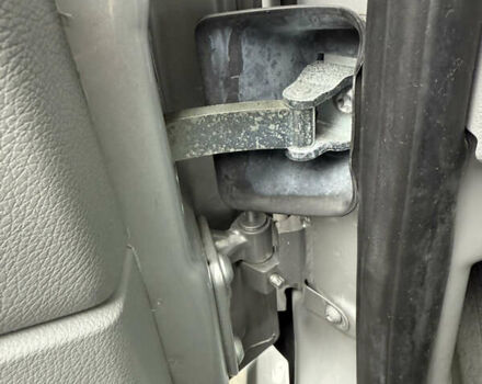 Серый Мерседес Sprinter, объемом двигателя 2.2 л и пробегом 231 тыс. км за 39999 $, фото 8 на Automoto.ua