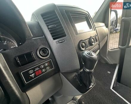 Серый Мерседес Sprinter, объемом двигателя 1.69 л и пробегом 400 тыс. км за 50000 $, фото 7 на Automoto.ua