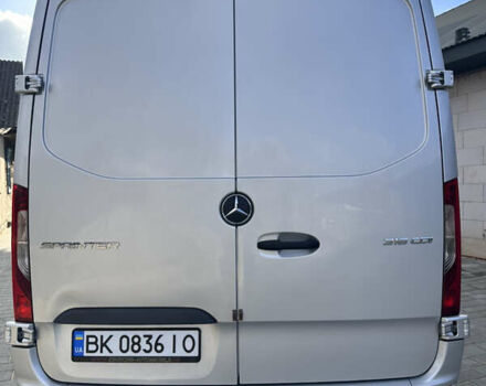 Серый Мерседес Sprinter, объемом двигателя 2.2 л и пробегом 530 тыс. км за 34655 $, фото 8 на Automoto.ua
