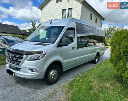 Серый Мерседес Sprinter, объемом двигателя 3 л и пробегом 340 тыс. км за 53063 $, фото 1 на Automoto.ua