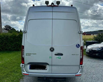 Серый Мерседес Sprinter, объемом двигателя 3 л и пробегом 340 тыс. км за 53063 $, фото 3 на Automoto.ua