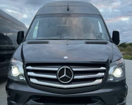 Серый Мерседес Sprinter, объемом двигателя 3 л и пробегом 500 тыс. км за 42451 $, фото 7 на Automoto.ua