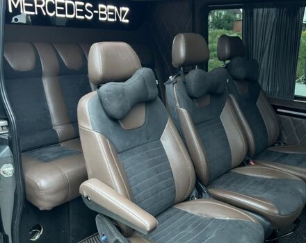 Серый Мерседес Sprinter, объемом двигателя 3 л и пробегом 500 тыс. км за 42451 $, фото 3 на Automoto.ua