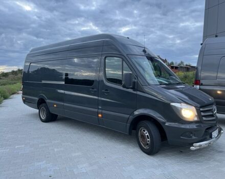 Серый Мерседес Sprinter, объемом двигателя 3 л и пробегом 500 тыс. км за 44809 $, фото 2 на Automoto.ua
