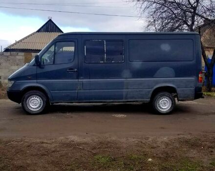 Серый Мерседес Sprinter, объемом двигателя 2.3 л и пробегом 185 тыс. км за 4500 $, фото 3 на Automoto.ua