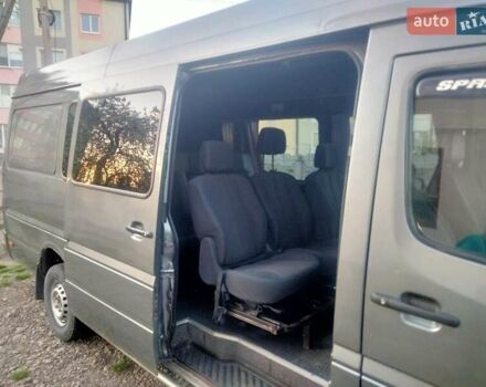 Серый Мерседес Sprinter, объемом двигателя 2.2 л и пробегом 400 тыс. км за 8200 $, фото 5 на Automoto.ua