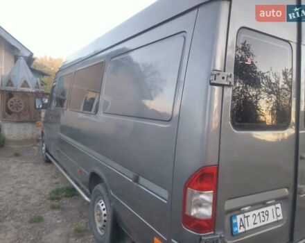 Серый Мерседес Sprinter, объемом двигателя 2.2 л и пробегом 400 тыс. км за 8200 $, фото 3 на Automoto.ua