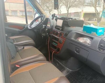 Серый Мерседес Sprinter, объемом двигателя 2.15 л и пробегом 500 тыс. км за 9100 $, фото 6 на Automoto.ua