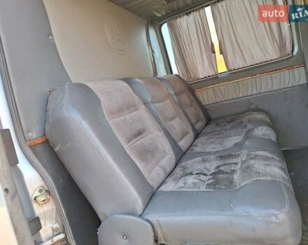 Серый Мерседес Sprinter, объемом двигателя 2.7 л и пробегом 850 тыс. км за 6500 $, фото 21 на Automoto.ua