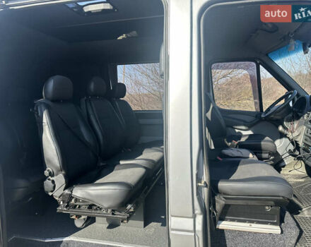 Серый Мерседес Sprinter, объемом двигателя 0 л и пробегом 900 тыс. км за 10999 $, фото 12 на Automoto.ua