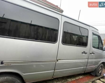 Серый Мерседес Sprinter, объемом двигателя 2.69 л и пробегом 700 тыс. км за 4950 $, фото 3 на Automoto.ua