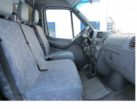 Серый Мерседес Sprinter, объемом двигателя 2.7 л и пробегом 470 тыс. км за 10000 $, фото 5 на Automoto.ua