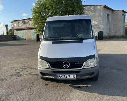 Серый Мерседес Sprinter, объемом двигателя 2.7 л и пробегом 470 тыс. км за 10000 $, фото 12 на Automoto.ua