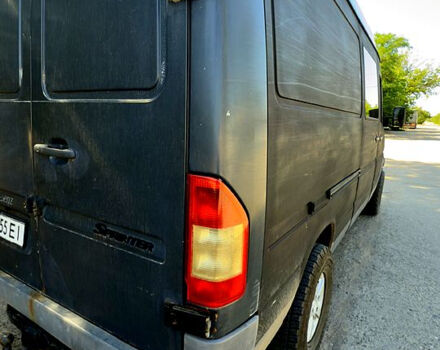 Серый Мерседес Sprinter, объемом двигателя 2.2 л и пробегом 209 тыс. км за 7000 $, фото 3 на Automoto.ua
