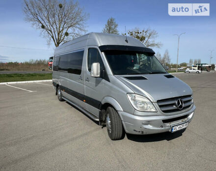 Серый Мерседес Sprinter, объемом двигателя 2.15 л и пробегом 376 тыс. км за 18500 $, фото 1 на Automoto.ua