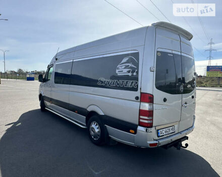 Серый Мерседес Sprinter, объемом двигателя 2.15 л и пробегом 376 тыс. км за 18500 $, фото 3 на Automoto.ua