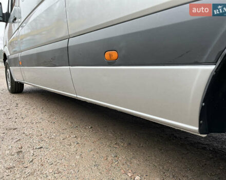 Серый Мерседес Sprinter, объемом двигателя 2.99 л и пробегом 380 тыс. км за 11500 $, фото 7 на Automoto.ua