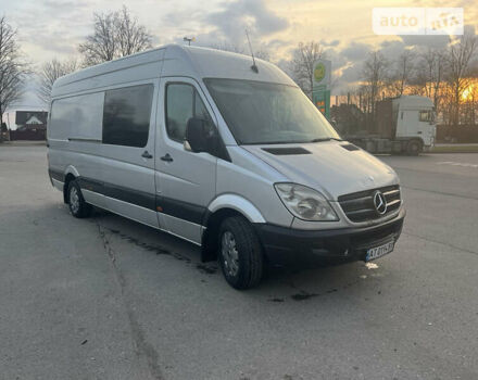 Серый Мерседес Sprinter, объемом двигателя 2.2 л и пробегом 490 тыс. км за 17900 $, фото 3 на Automoto.ua