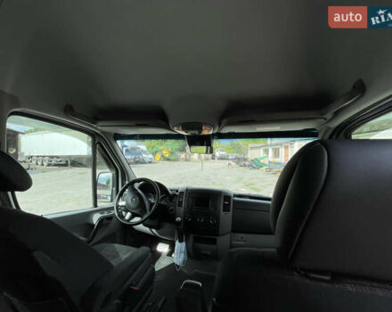 Серый Мерседес Sprinter, объемом двигателя 2.1 л и пробегом 473 тыс. км за 29999 $, фото 4 на Automoto.ua