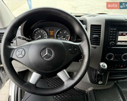 Серый Мерседес Sprinter, объемом двигателя 0 л и пробегом 290 тыс. км за 27500 $, фото 10 на Automoto.ua