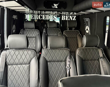 Серый Мерседес Sprinter, объемом двигателя 2.99 л и пробегом 250 тыс. км за 76880 $, фото 2 на Automoto.ua