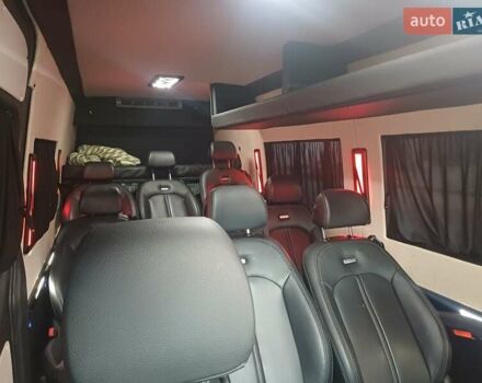 Серый Мерседес Sprinter, объемом двигателя 2.99 л и пробегом 120 тыс. км за 39700 $, фото 3 на Automoto.ua