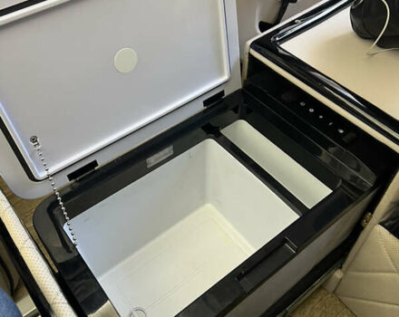 Серый Мерседес Sprinter, объемом двигателя 2.14 л и пробегом 299 тыс. км за 64999 $, фото 8 на Automoto.ua